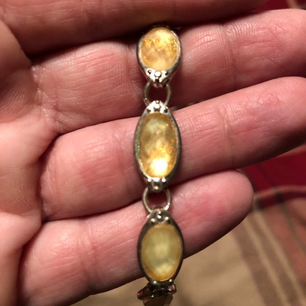 2 bracelets - Picture 3 of 5